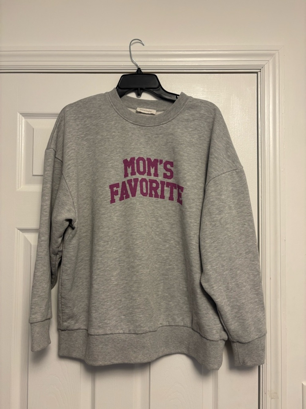 Favorite Daughter Mom’s Favorite Graphic Sweatshirt Gray Purple Crewneck M - Picture 3 of 7